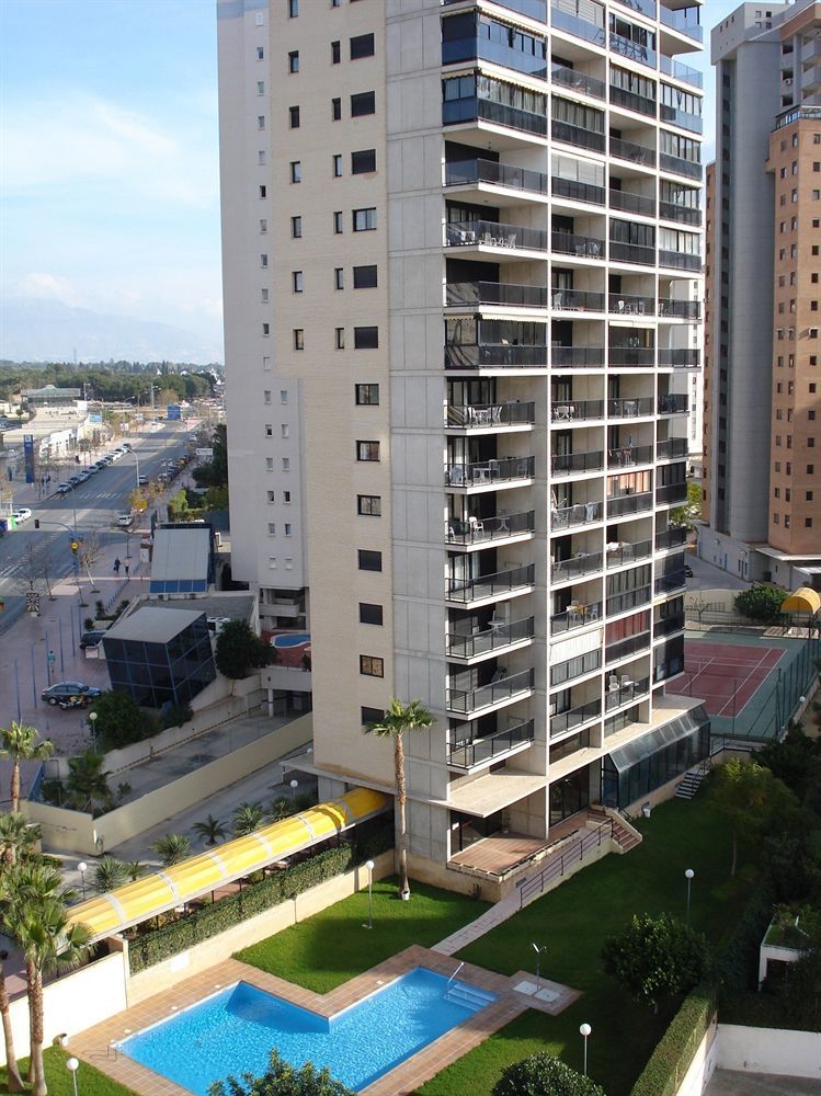 Apartamentos Torre Ipanema ベニドルム エクステリア 写真