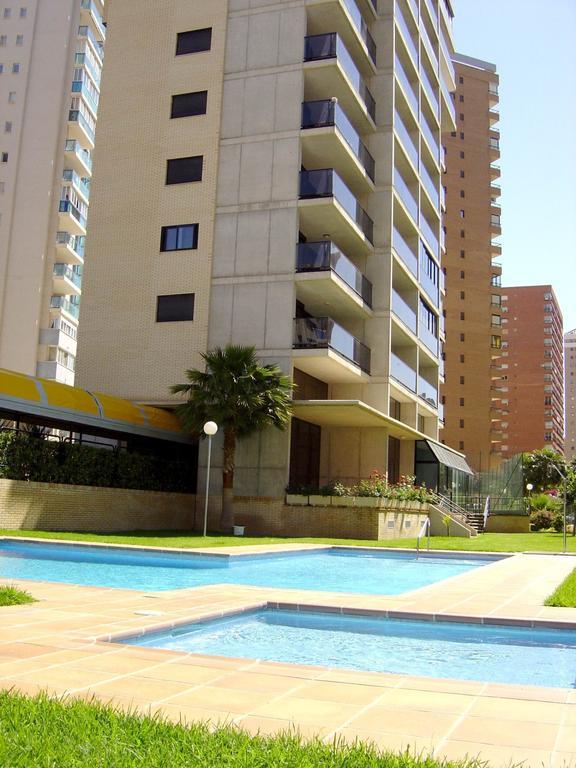 Apartamentos Torre Ipanema ベニドルム エクステリア 写真